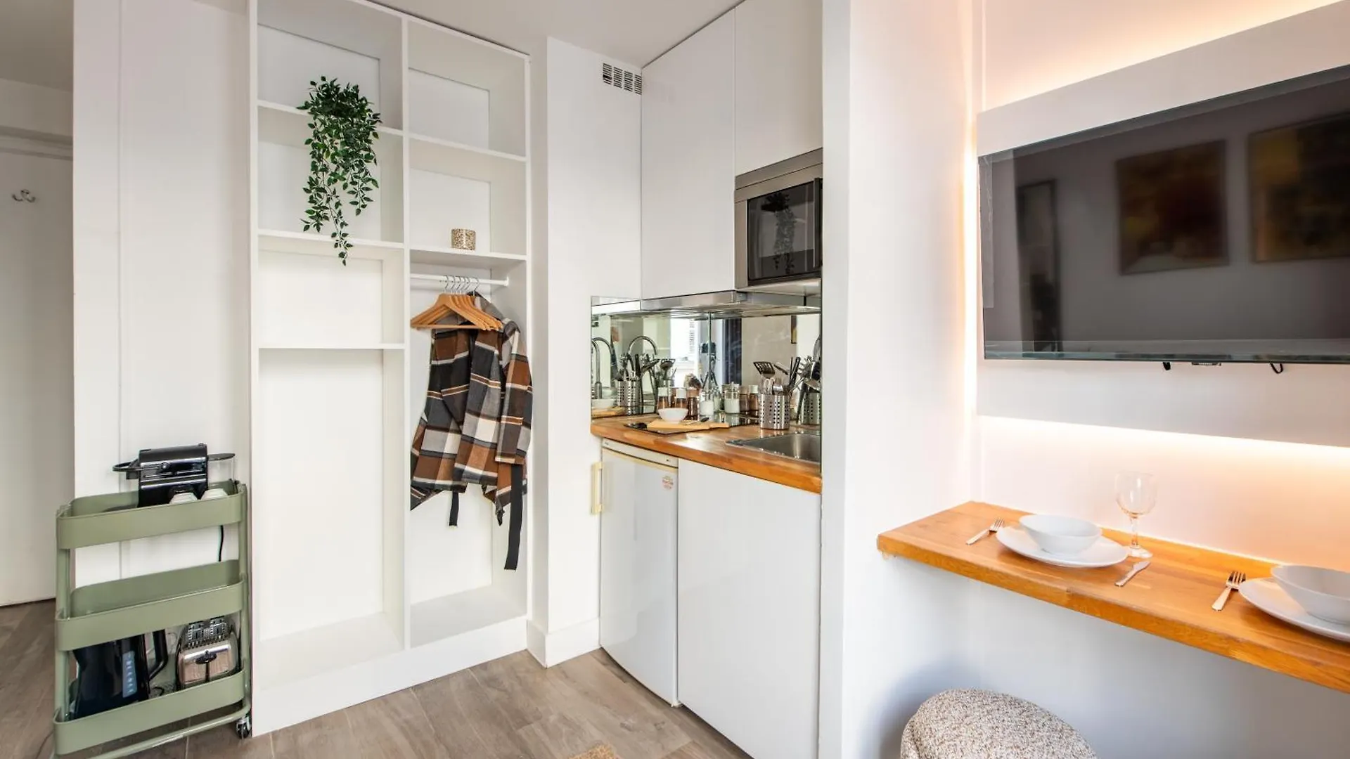 Cozy Studio - Eiffel Tower - Sleeps 2P Paris